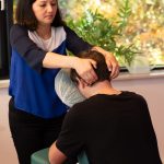 Stoelyoga workshop voor bedrijven massage Assen